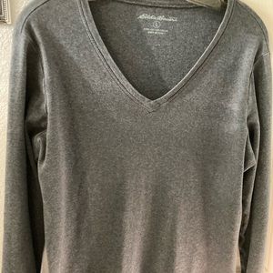Eddie Bauer gray cotton long sleeve v-neck pullover top